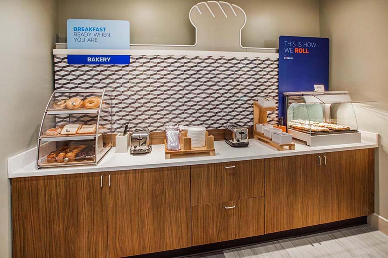 Holiday Inn Express Hotel & Suites Montgomery Boyd-Cooper Parkway By Ihg Ngoại thất bức ảnh